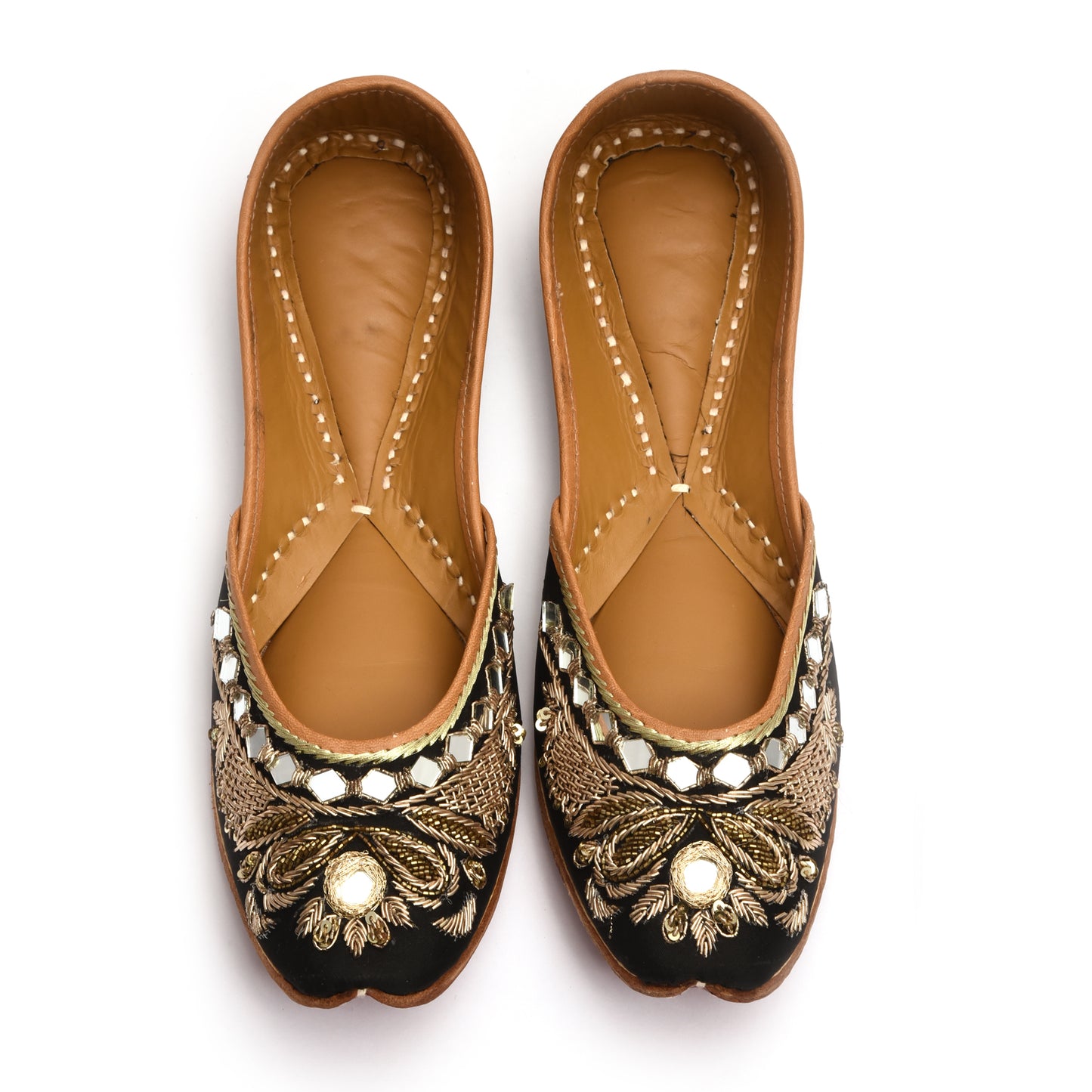 BLACK TIARA JUTTIS