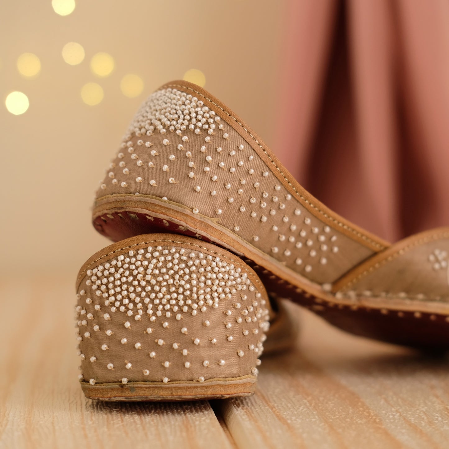FLOWERET JUTTIS