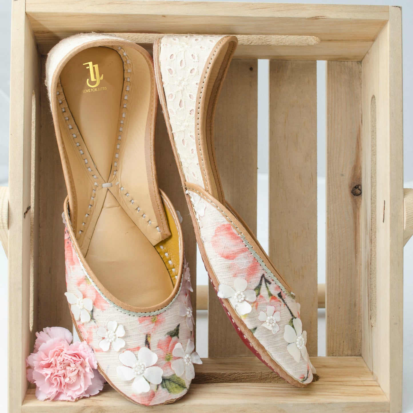 SYMPHONY JUTTIS