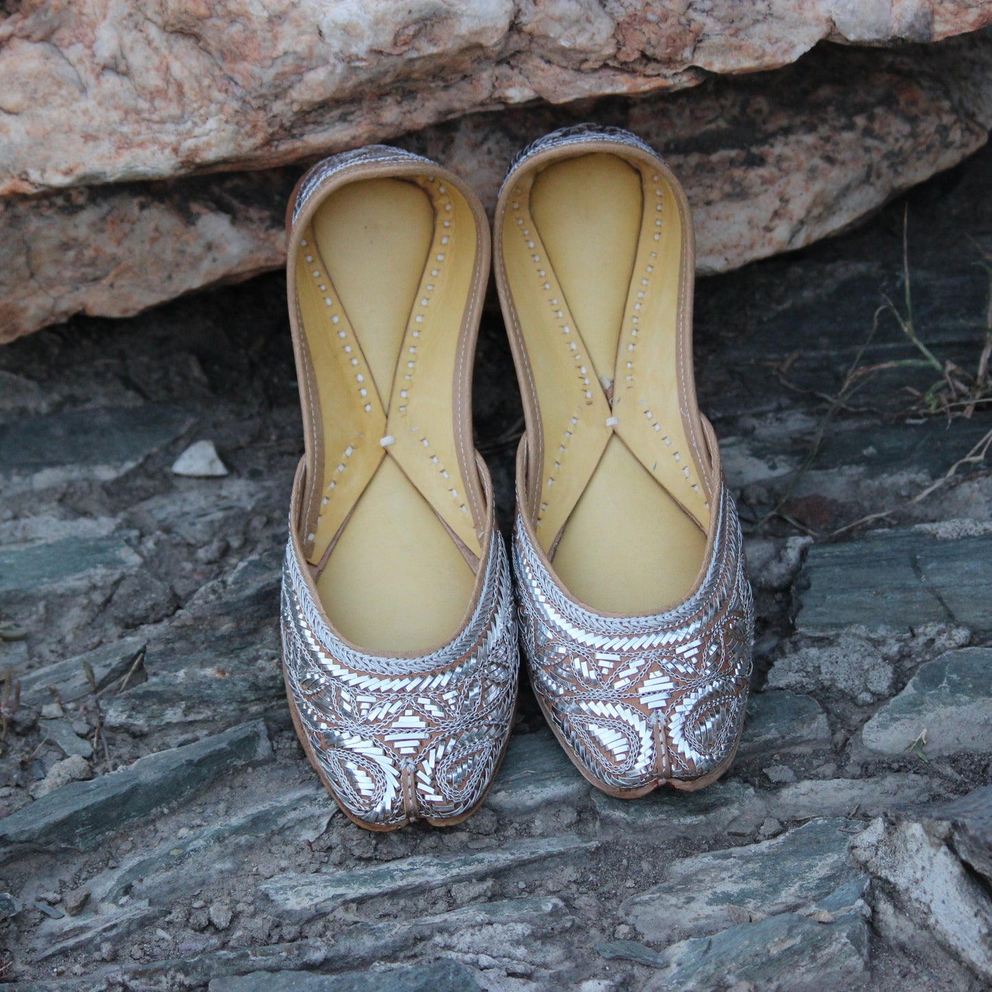 MYSTERY JUTTIS