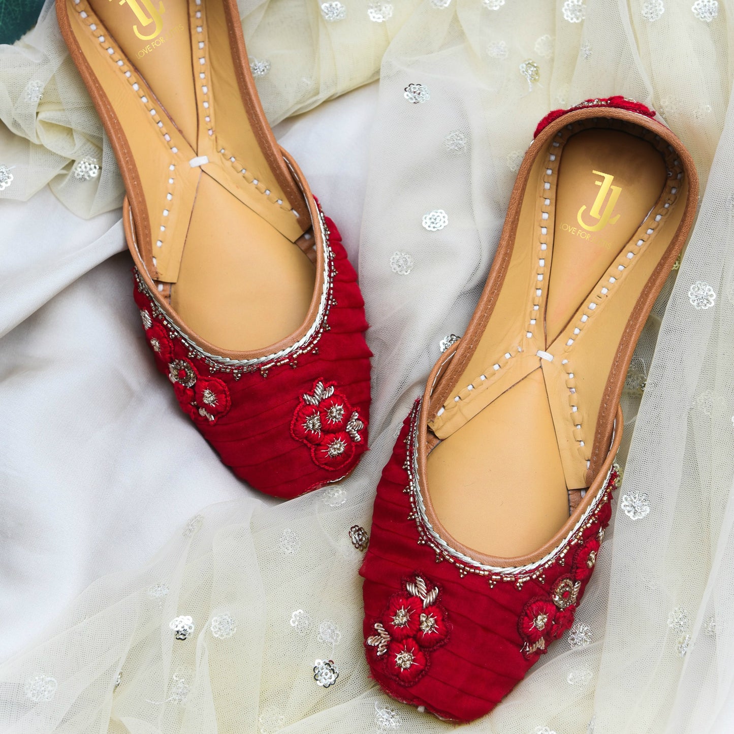 EXTRAVAGANZA JUTTIS