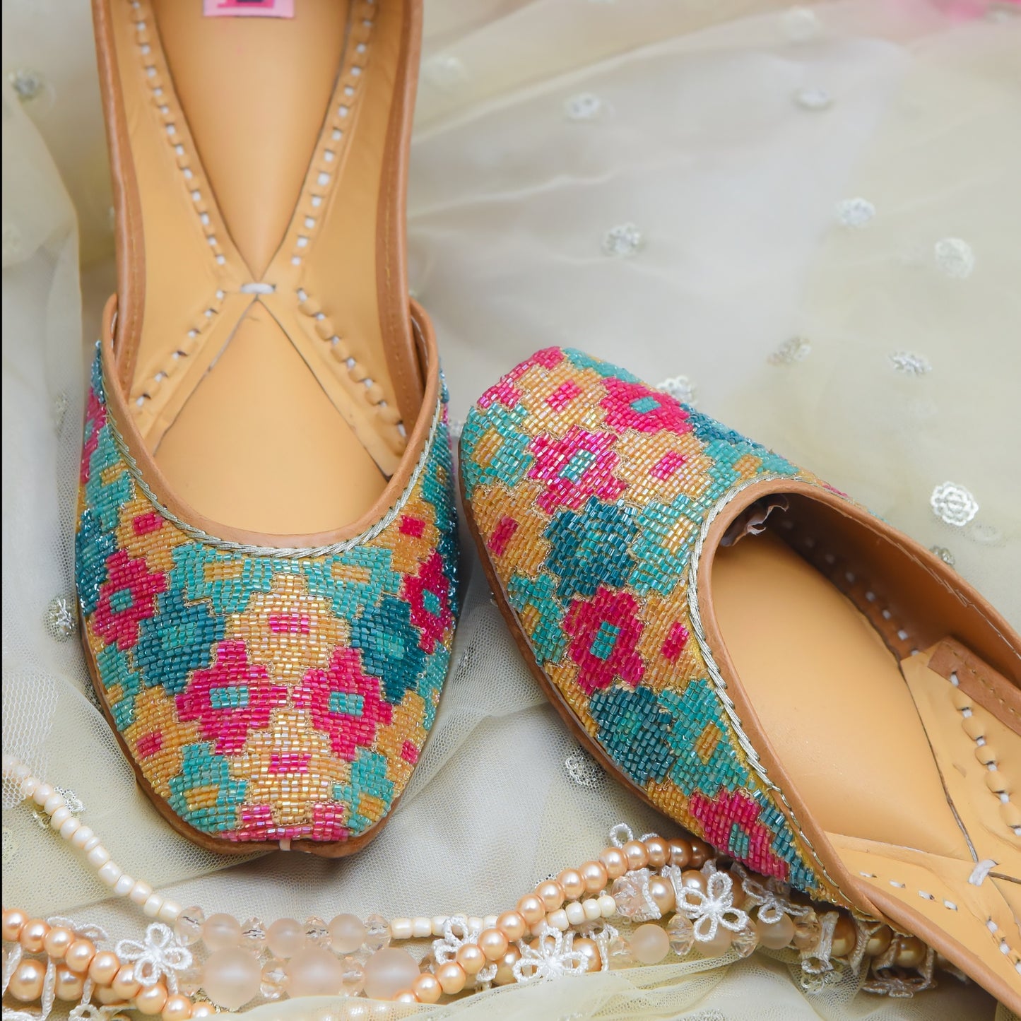 WONDERLAND JUTTIS