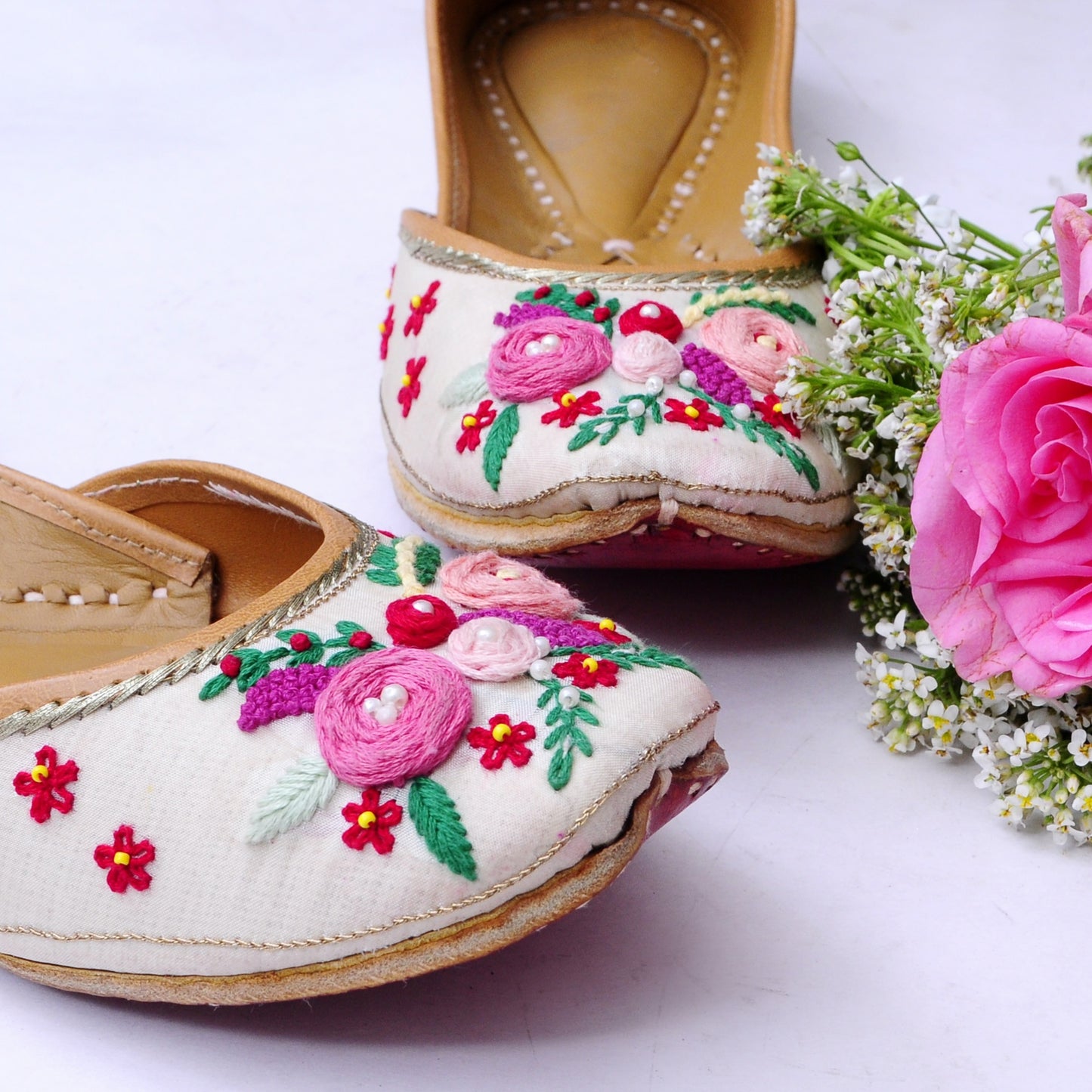 IVORY BLOSSOM JUTTIS